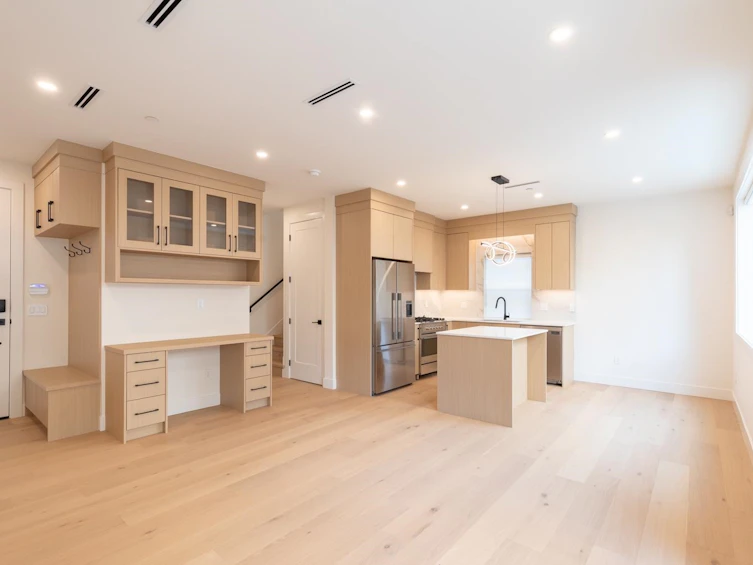 2-3615 Turner Street, Vancouver, BC, V5K 2J2 - 6