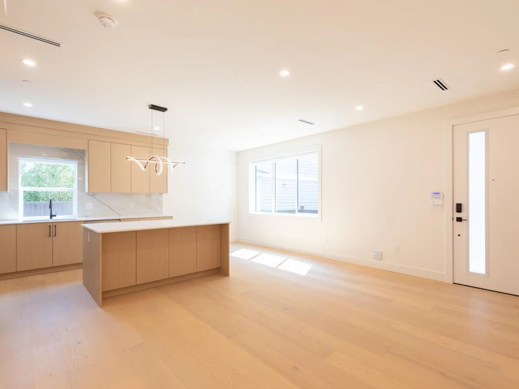 3-3615 Turner Street, Vancouver, BC, V5K 2J2 - 2
