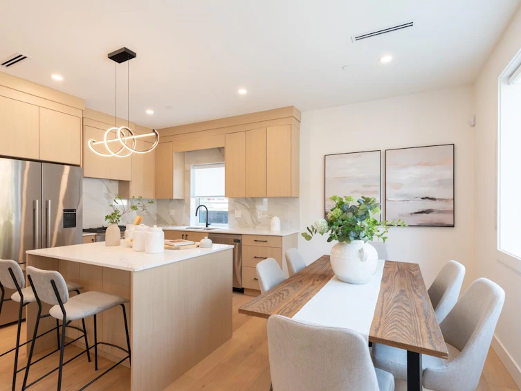 4-3615 Turner Street, Vancouver, BC, V5K 2J2 - 5