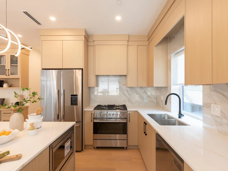 4-3615 Turner Street, Vancouver, BC, V5K 2J2 - 9