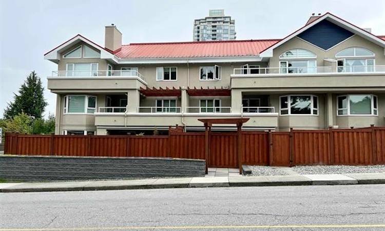 201-501 Cochrane Avenue