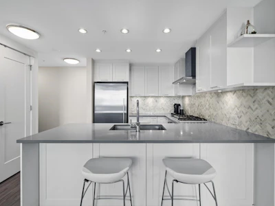 2101-520 Como Lake Avenue - 5