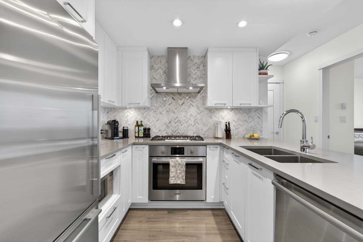2101-520 Como Lake Avenue, Coquitlam, BC, V3J 0E8 - 3