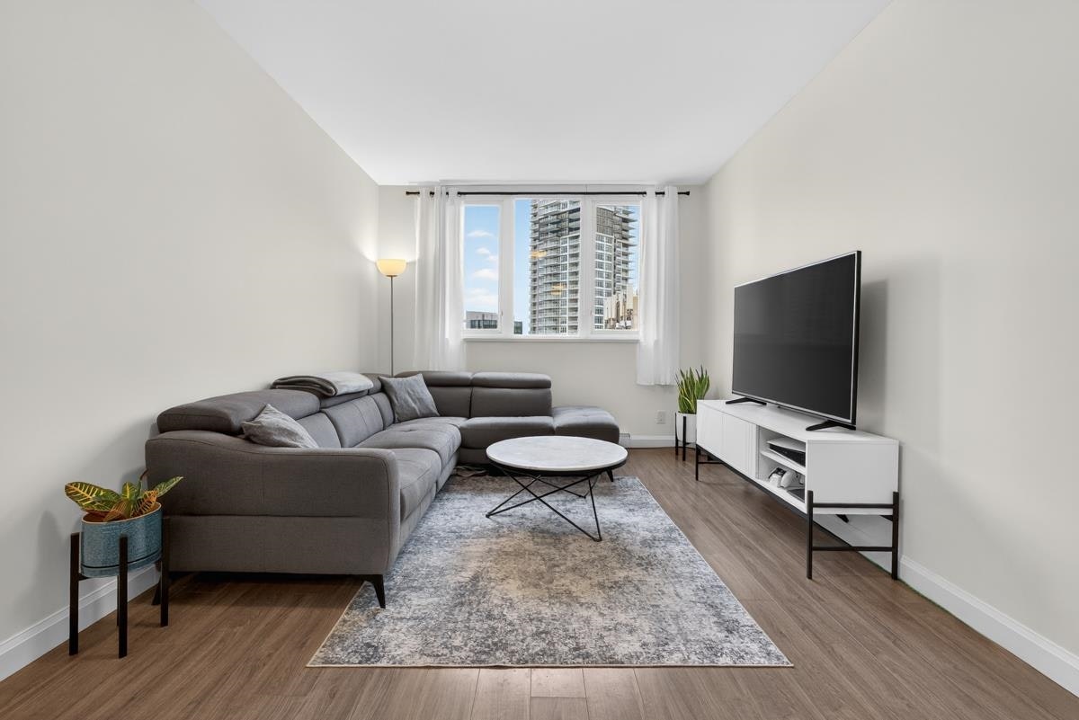 2101-520 Como Lake Avenue, Coquitlam, BC, V3J 0E8 - 6