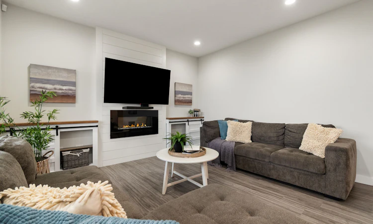 22-6262 Rexford Drive