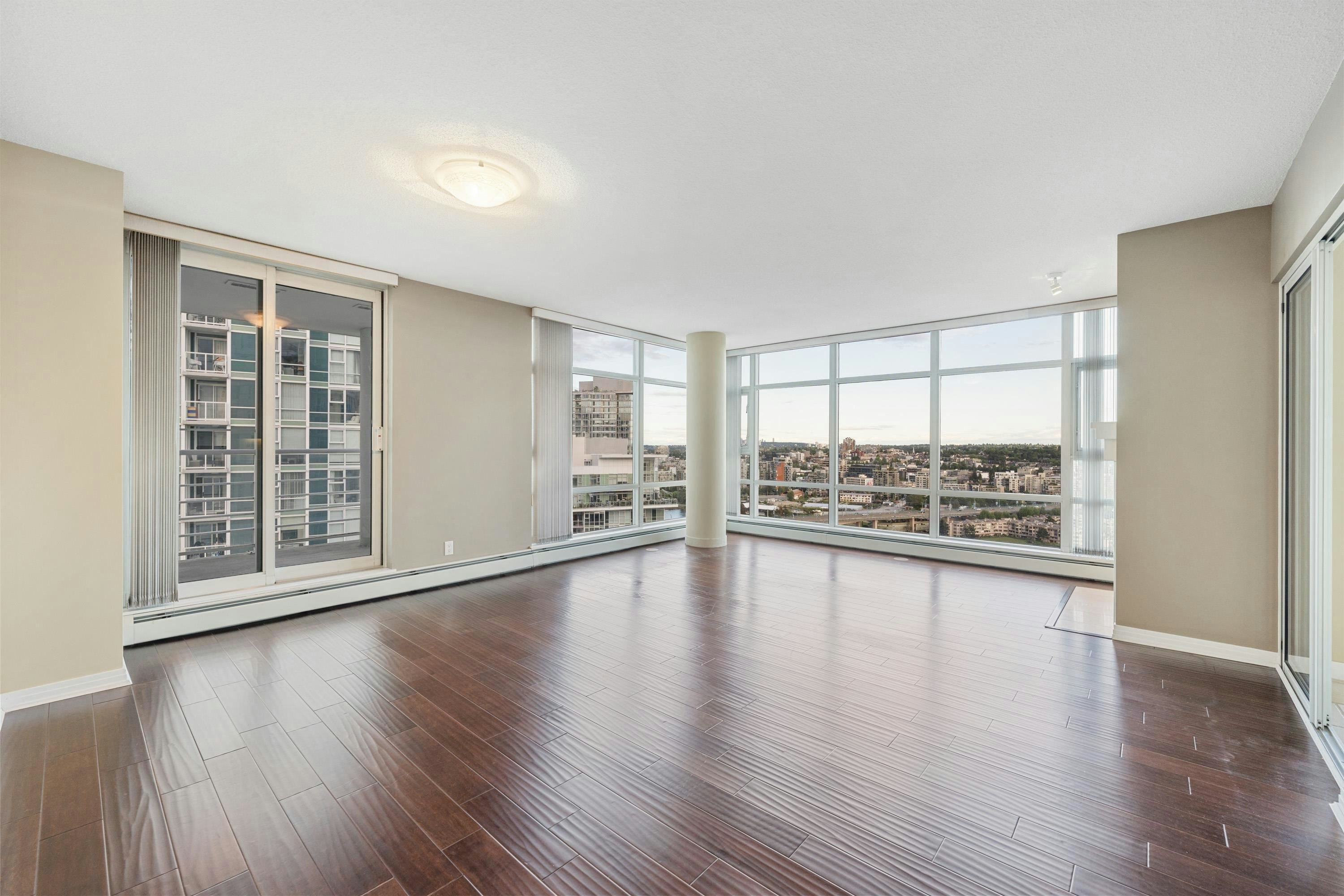 2906-198 Aquarius Mews, Vancouver, BC, V6Z 2Y4