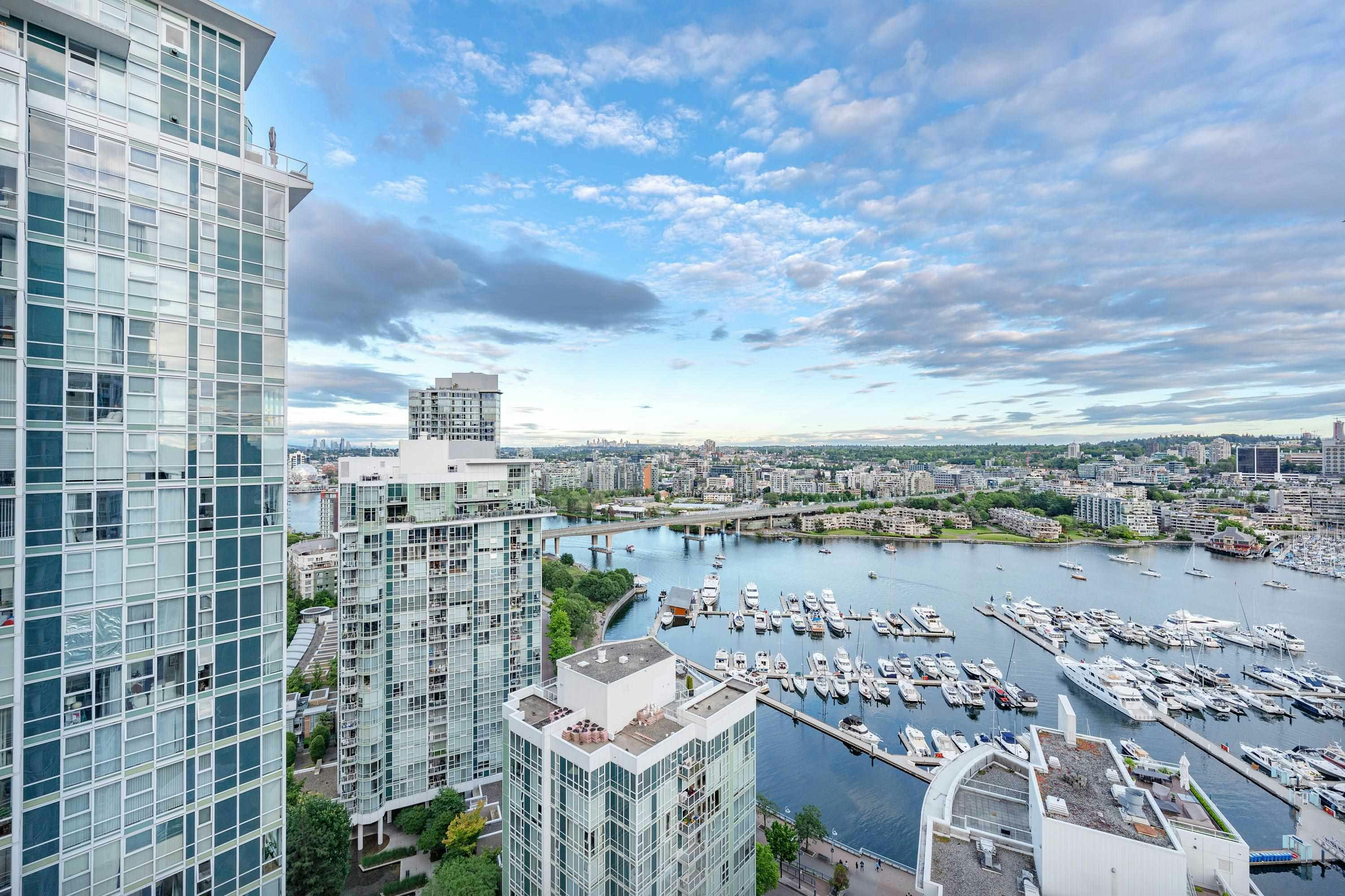2906-198 Aquarius Mews, Vancouver, BC, V6Z 2Y4