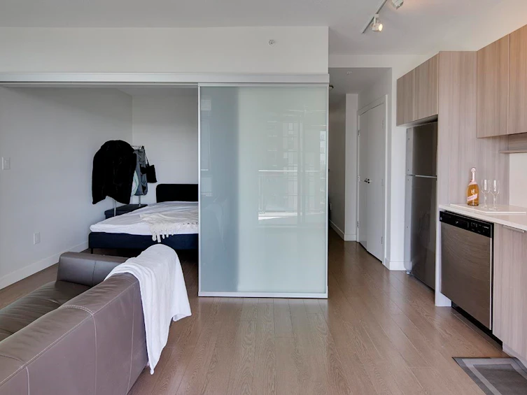 1805-13308 Central Avenue, Surrey, BC, V3T 0M4 - 13