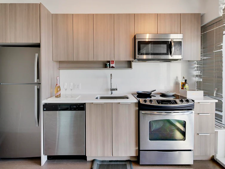 1805-13308 Central Avenue, Surrey, BC, V3T 0M4 - 7
