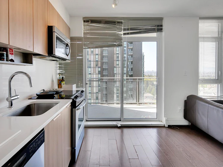 1805-13308 Central Avenue, Surrey, BC, V3T 0M4 - 11