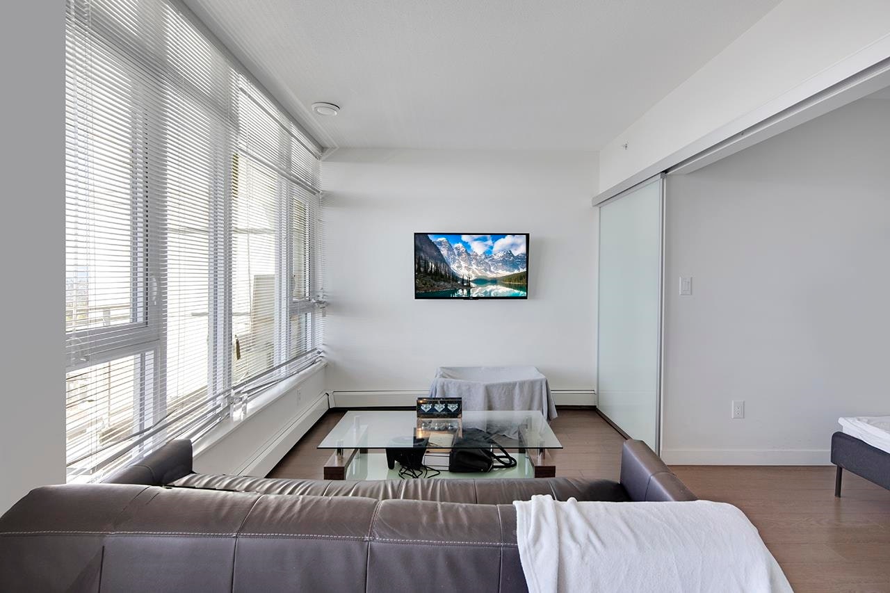 1805-13308 Central Avenue, Surrey, BC, V3T 0M4 - 9