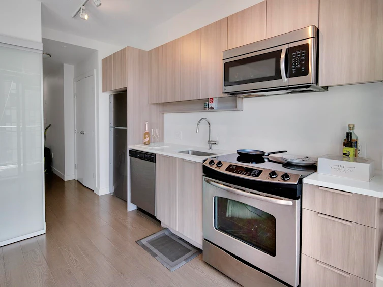 1805-13308 Central Avenue, Surrey, BC, V3T 0M4 - 3