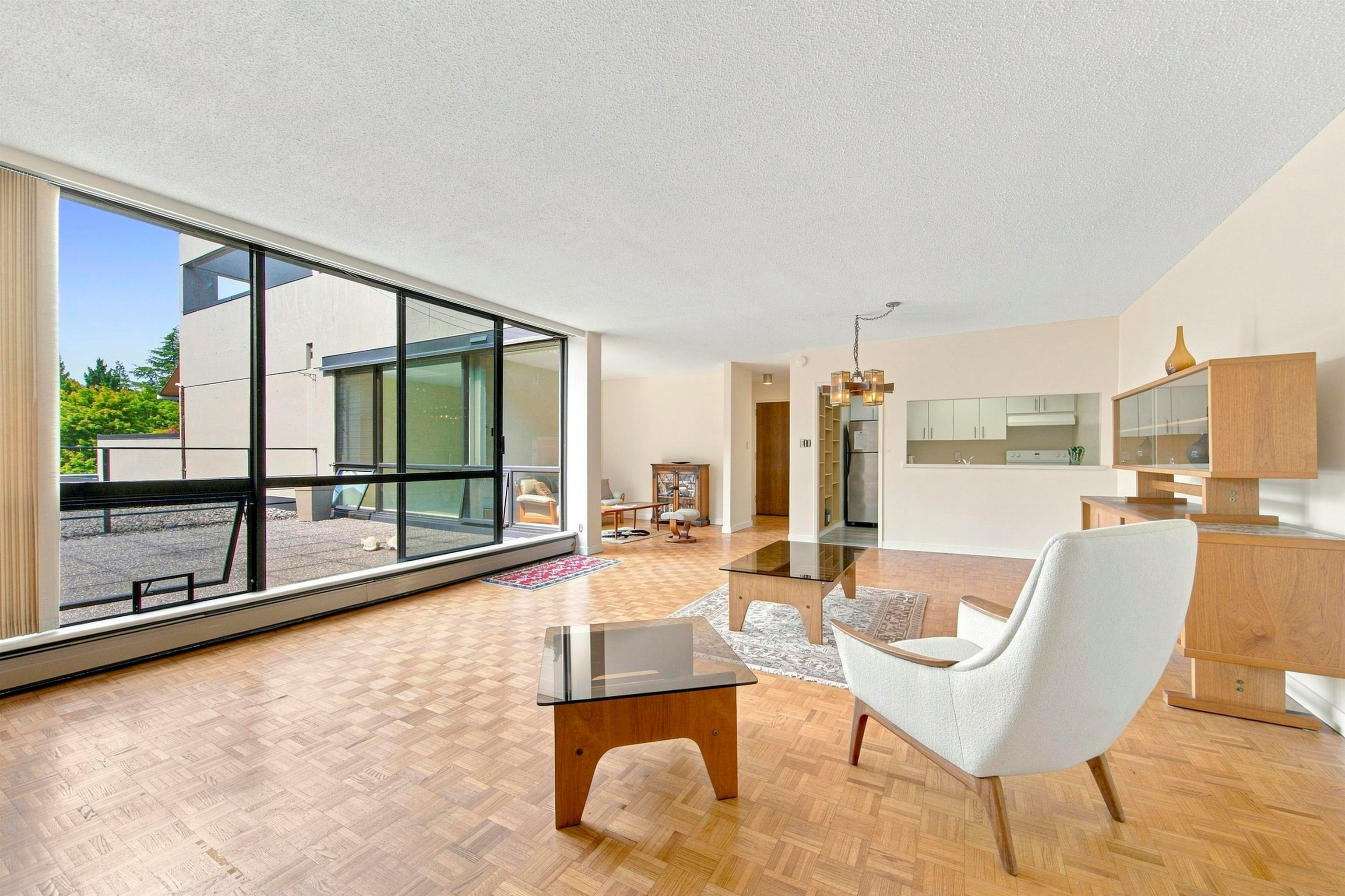 509-4900 Cartier Street - 5