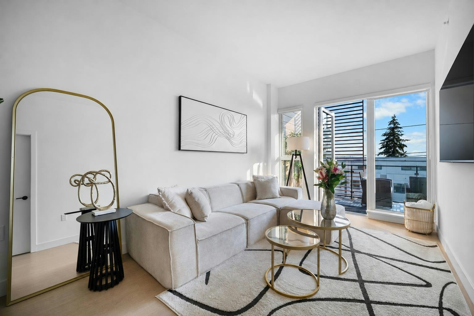 454-422 E 3rd Street, North Vancouver, BC, V7L 0K1