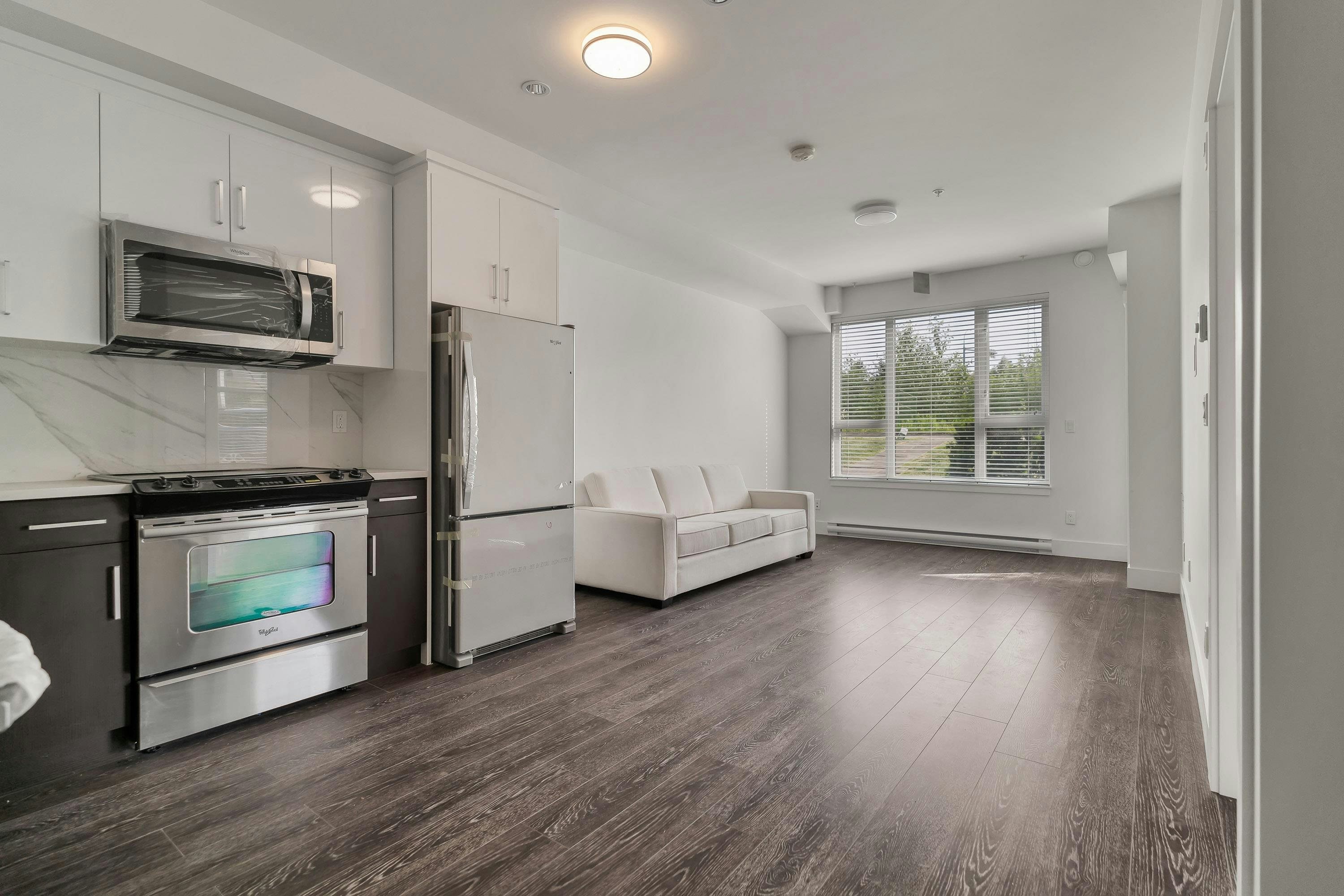 214-9983 E Barnston Drive, Surrey, BC, V4N 6T3 - 2