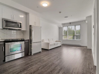 214-9983 E Barnston Drive - 2