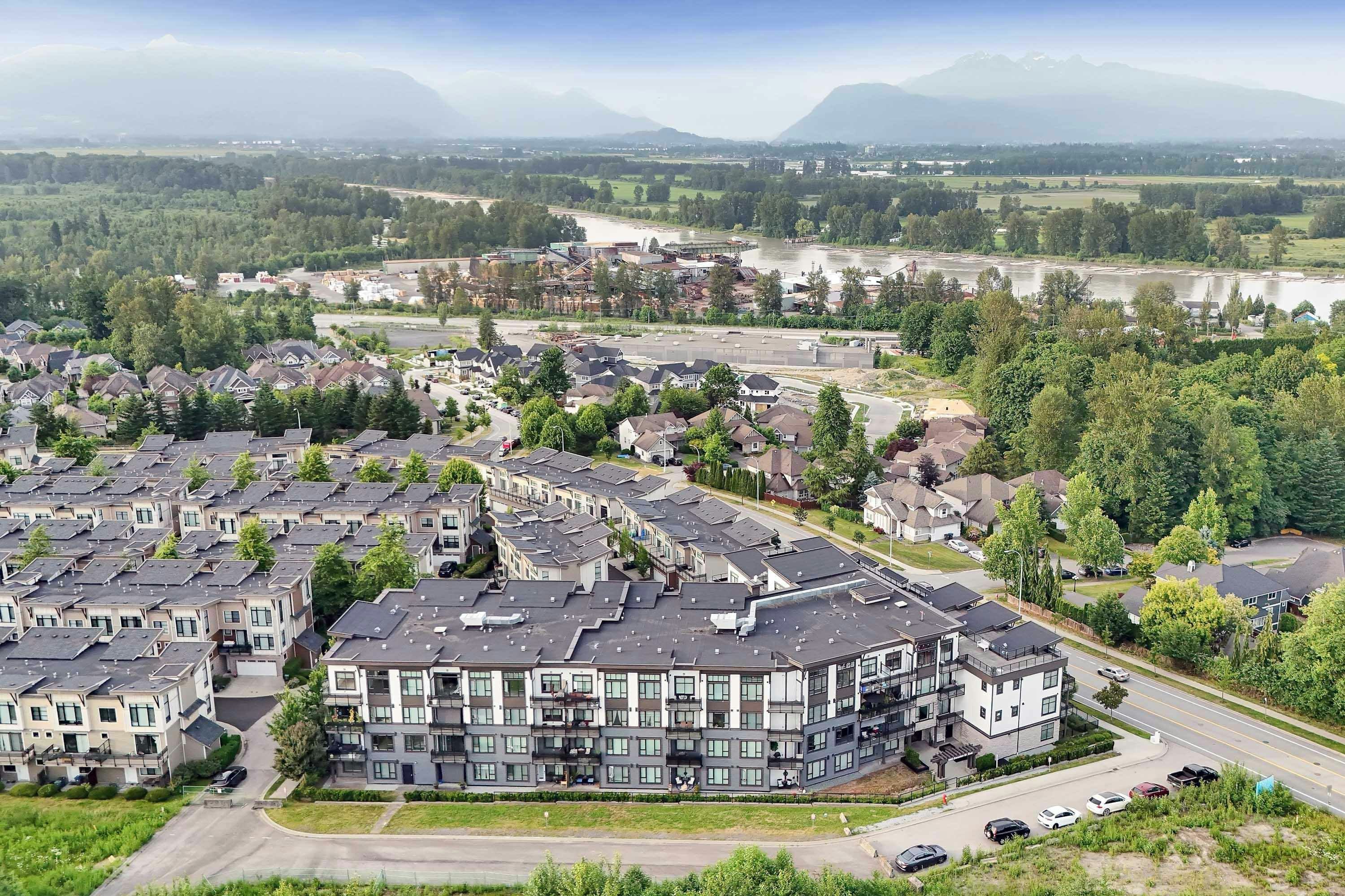 214-9983 E Barnston Drive, Surrey, BC, V4N 6T3 - 22