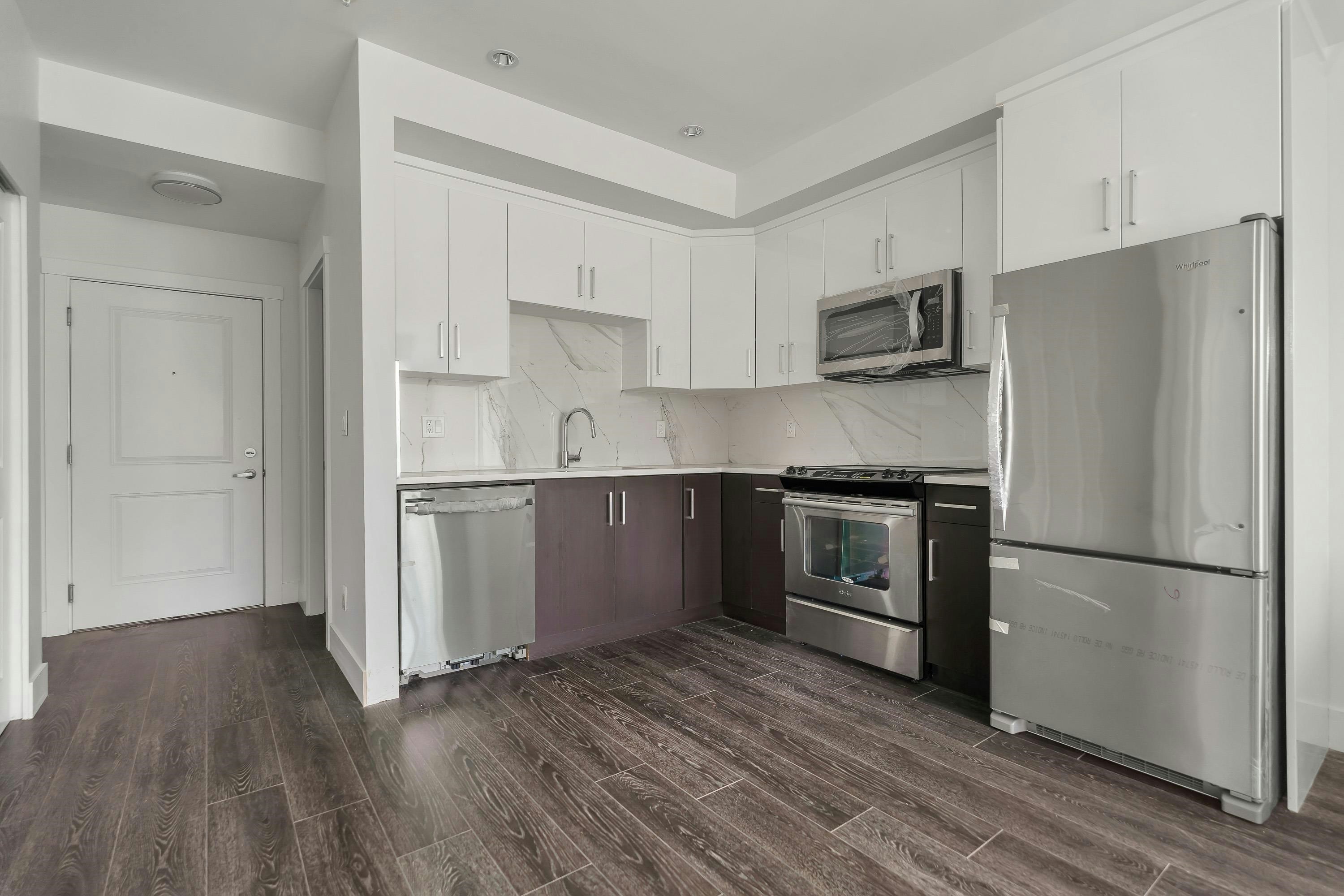 214-9983 E Barnston Drive, Surrey, BC, V4N 6T3 - 14