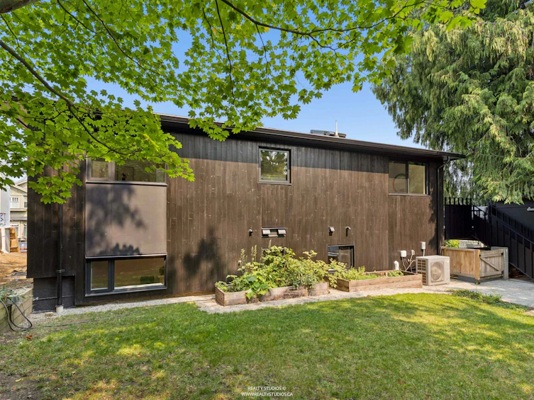 476 E 29th Avenue, Vancouver, BC, V5V 2R7 - 40