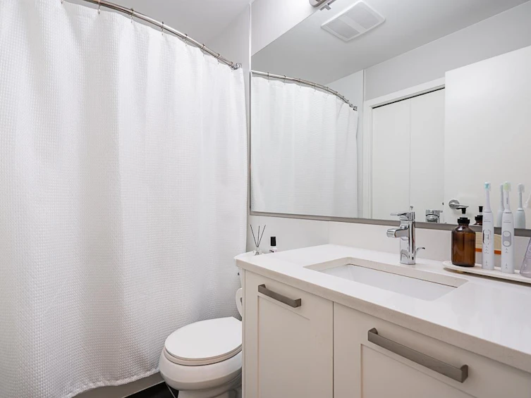 405-15388 105 Avenue, Surrey, BC, V3R 0C4 - 23