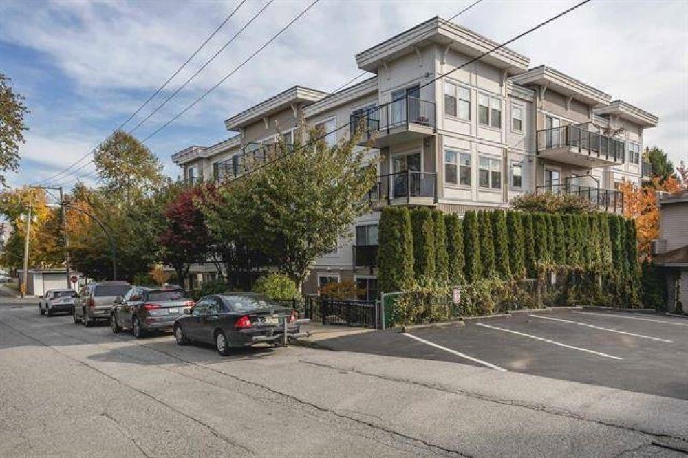 22290 North Avenue, Maple Ridge, BC, V2X 8Z8 - 23
