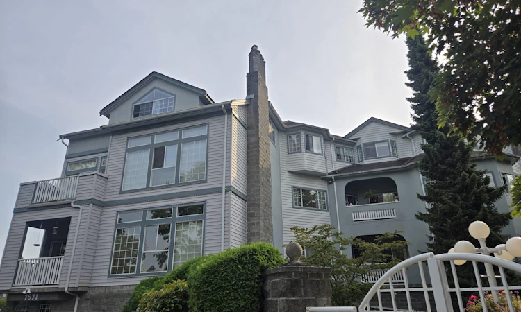 302-7651 Abercrombie Drive