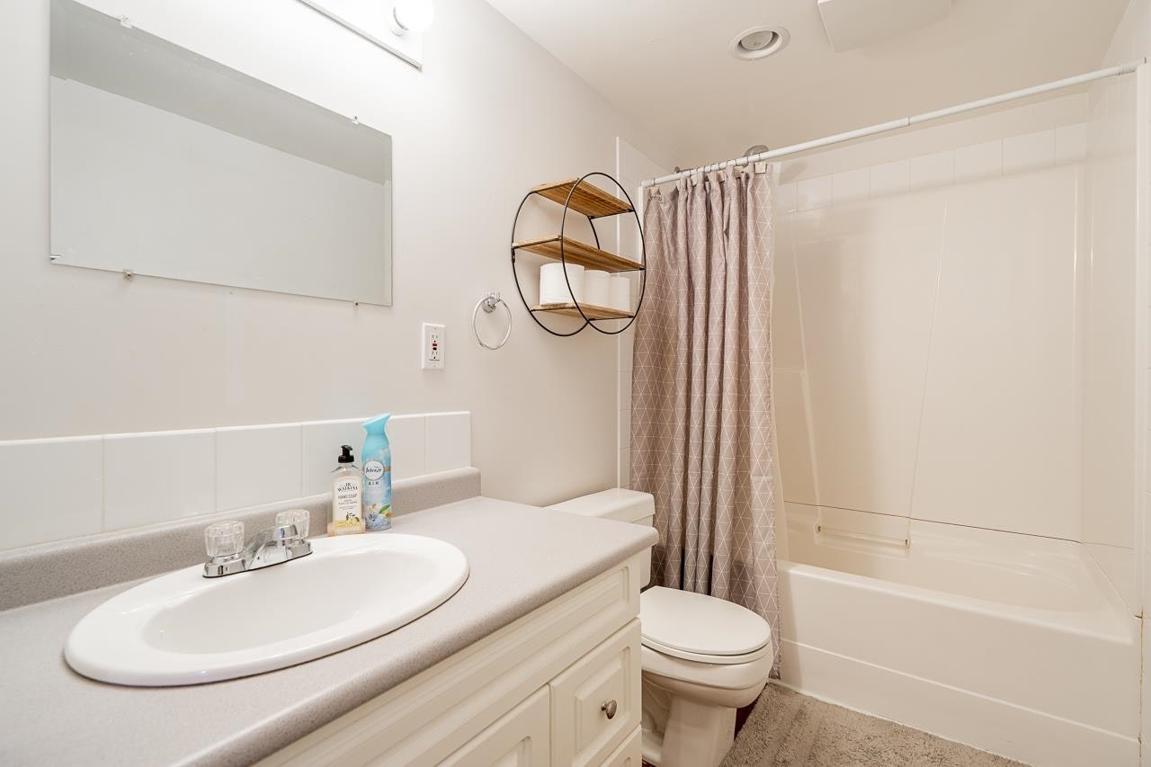 21215 43 Avenue, Langley, BC, V3A 7R9 - 25