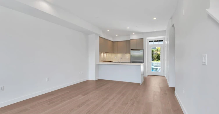 17-7929 Oak Street, Vancouver, BC, V6P 4A6 - 3