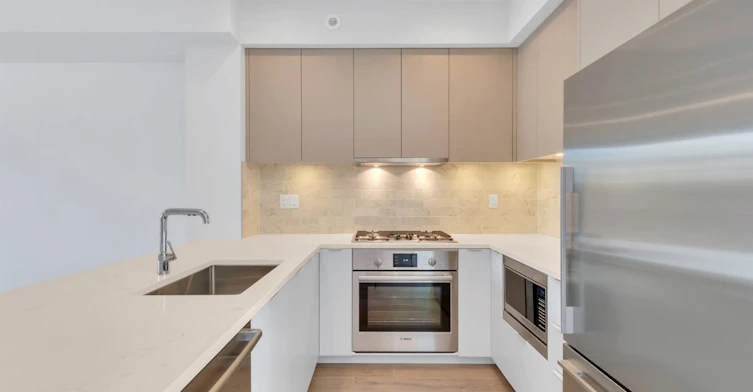 17-7929 Oak Street, Vancouver, BC, V6P 4A6 - 9