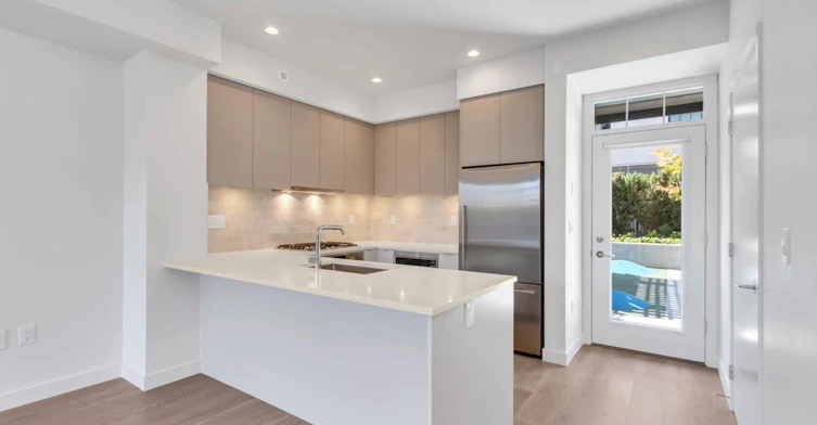 17-7929 Oak Street, Vancouver, BC, V6P 4A6 - 8
