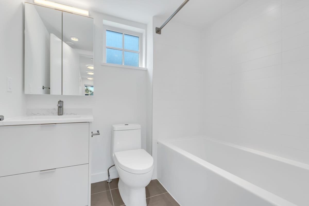 17-7929 Oak Street, Vancouver, BC, V6P 4A6 - 13