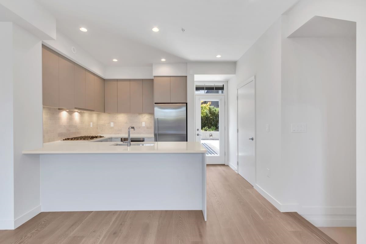 17-7929 Oak Street, Vancouver, BC, V6P 4A6 - 7