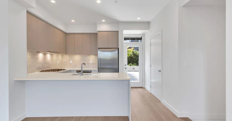 17-7929 Oak Street, Vancouver, BC, V6P 4A6 - 7