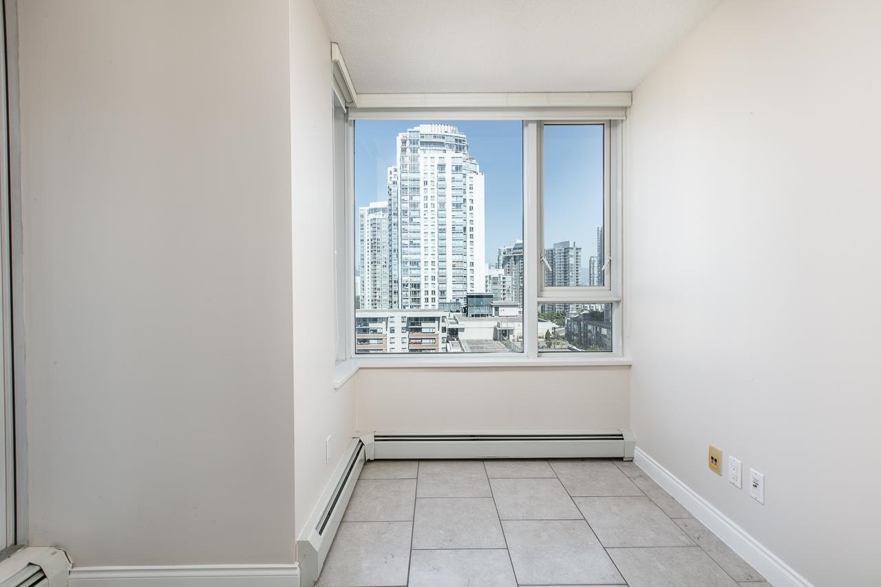 1205-1383 Marinaside Crescent, Vancouver, BC, V6Z 2W9 - 4