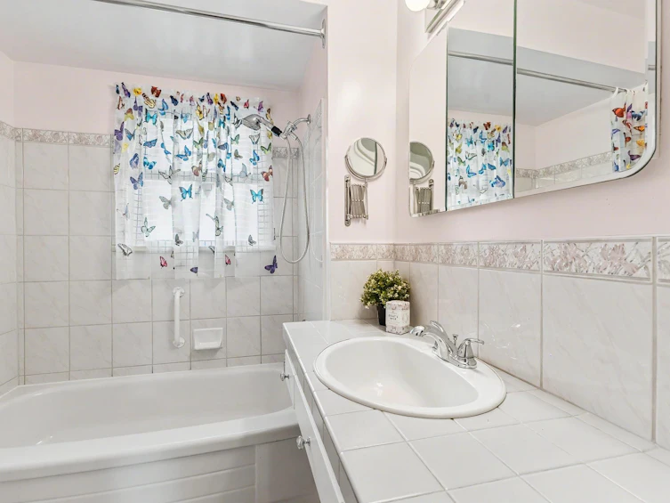 4830 Southlawn Drive, Burnaby, BC, V5C 3S6 - 20