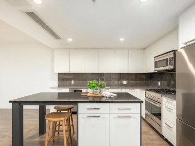 1705-1401 Hunter Street - 4