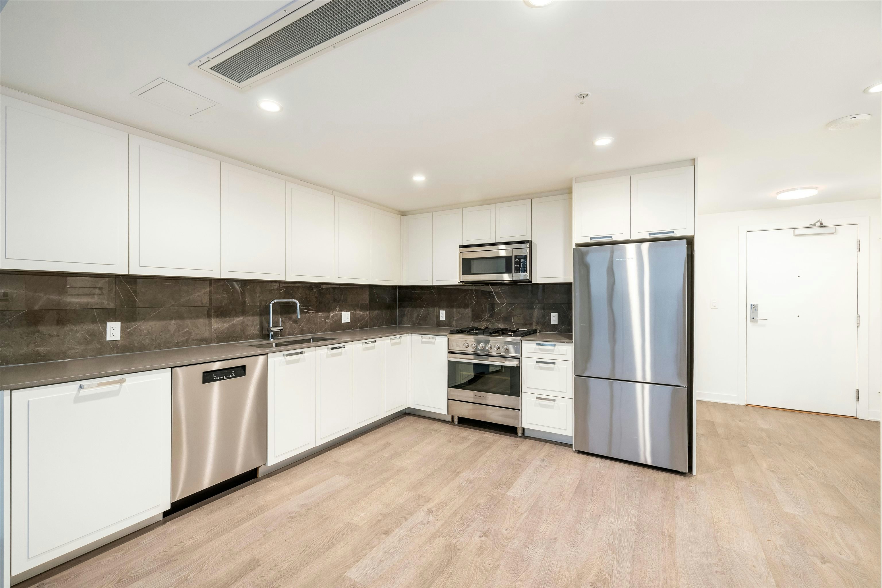 1705-1401 Hunter Street, North Vancouver, BC, V7J 0E2 - 17