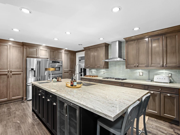 13877 32 Avenue, Surrey, BC, V4P 2B6 - 13