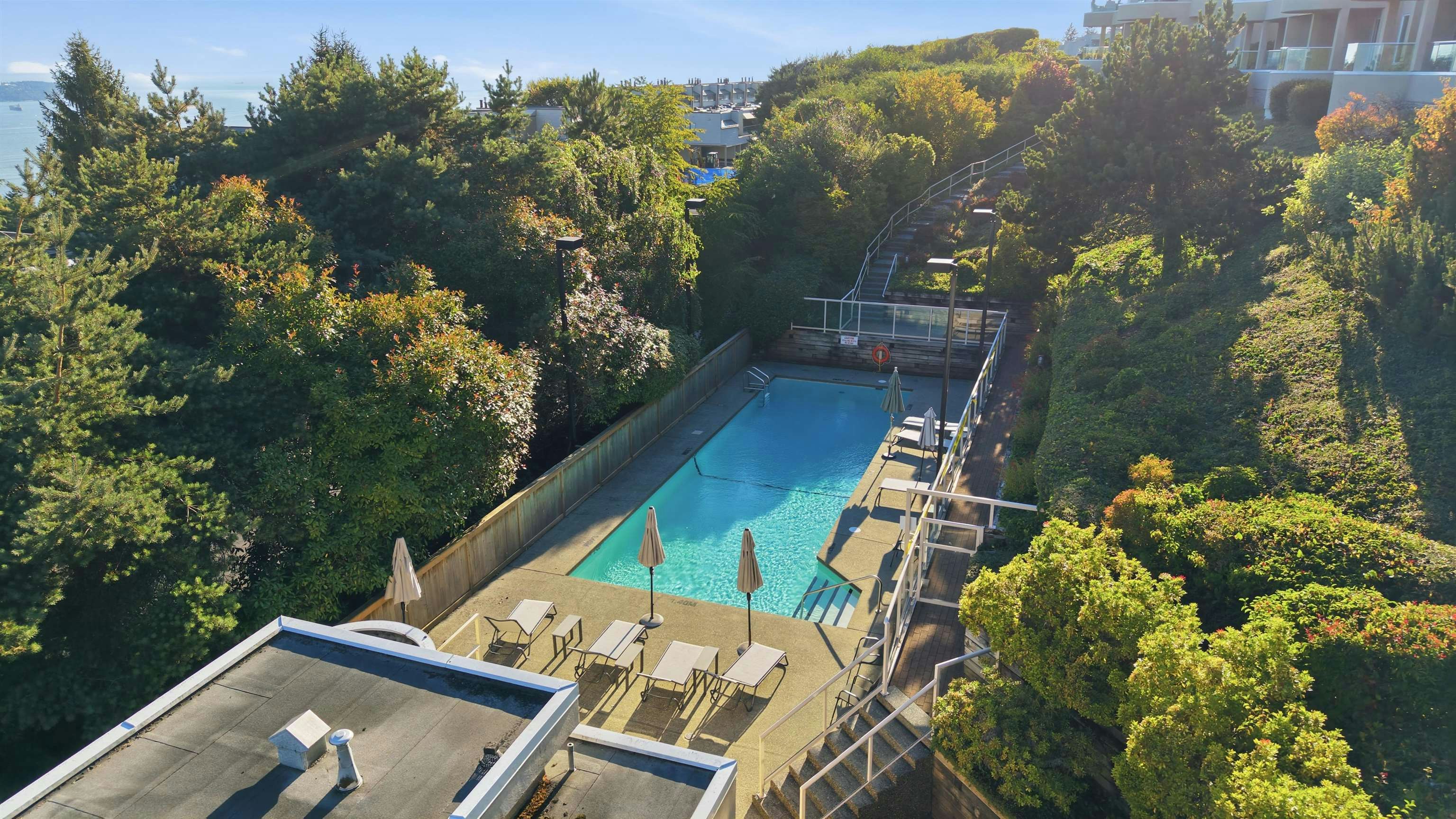 2343 Folkestone Way, West Vancouver, BC, V7S 3C9 - 38