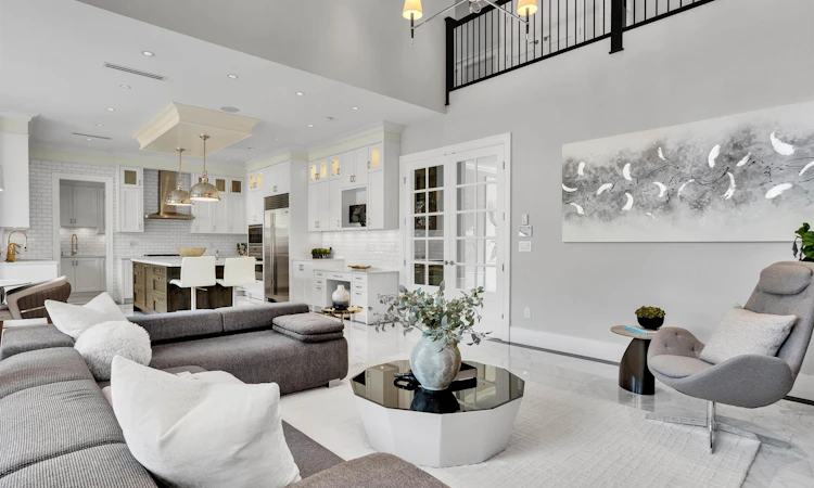 7691 Sunnymede Crescent