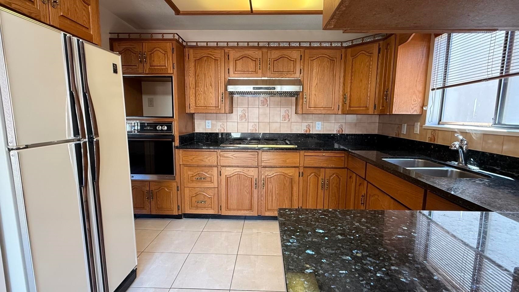 Upper-879 W 62 Avenue, Vancouver, BC, V6P 2E3 - 9