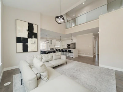 82-17033 Fraser Highway - 5
