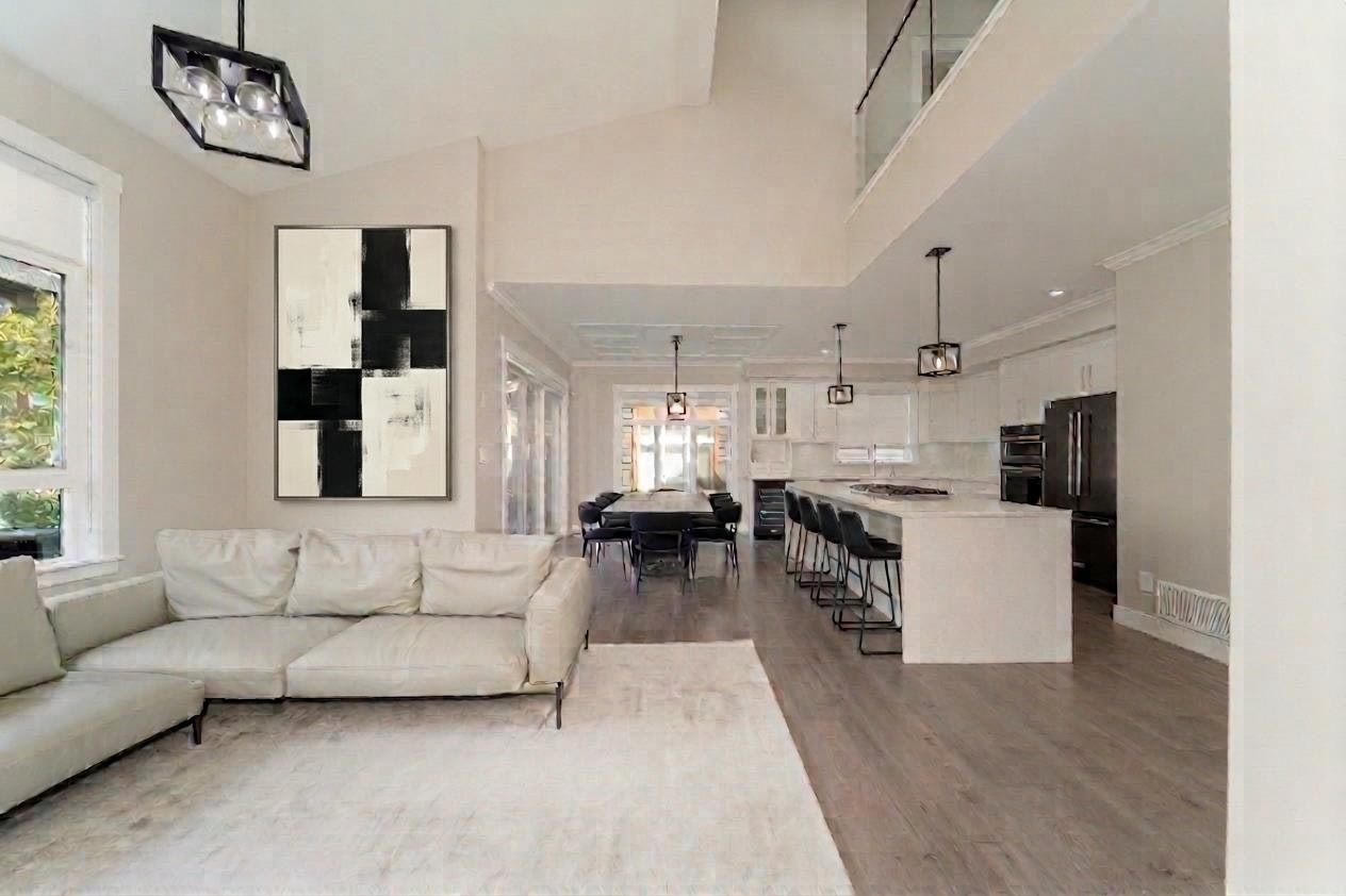 82-17033 Fraser Highway - 3