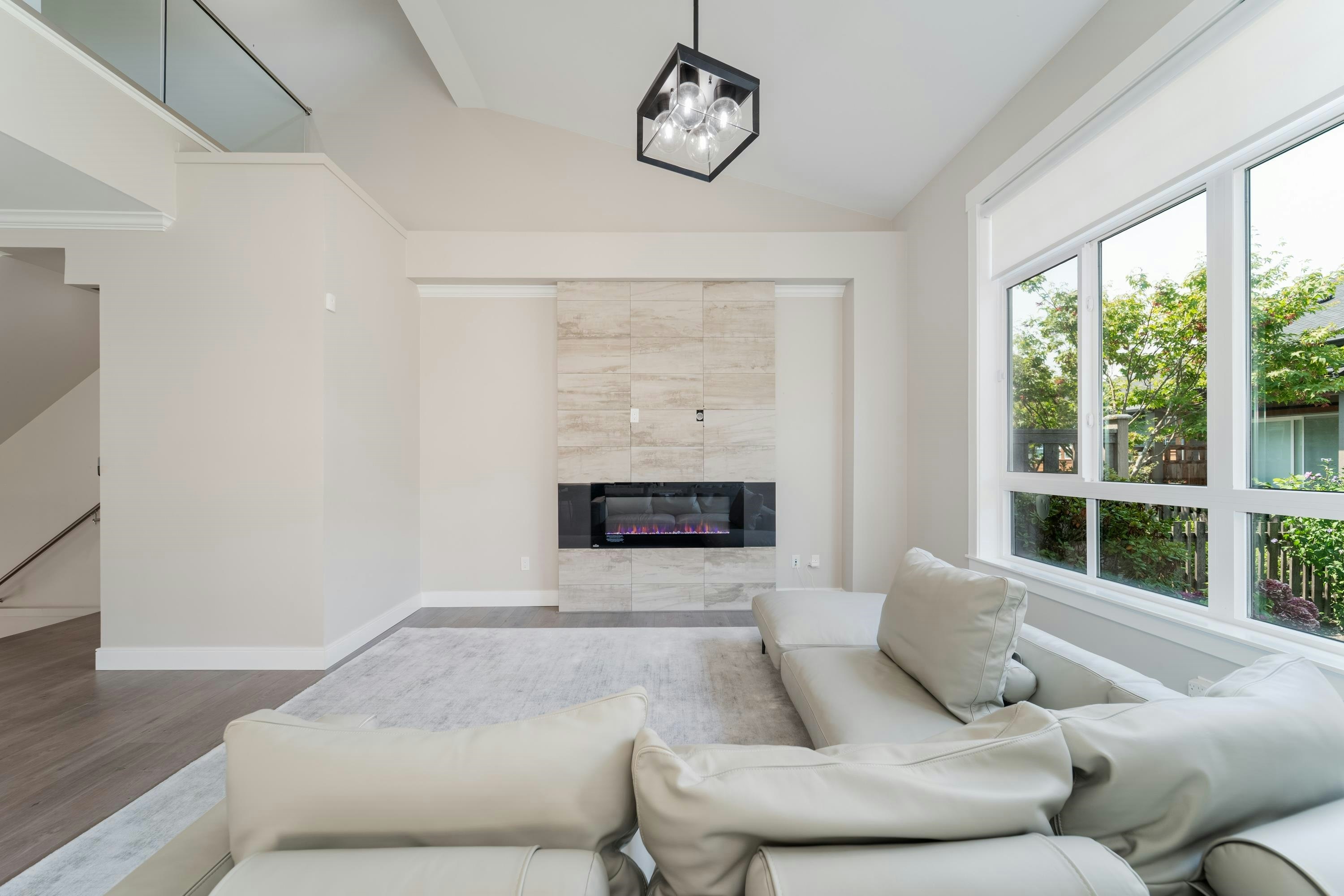 82-17033 Fraser Highway - 2