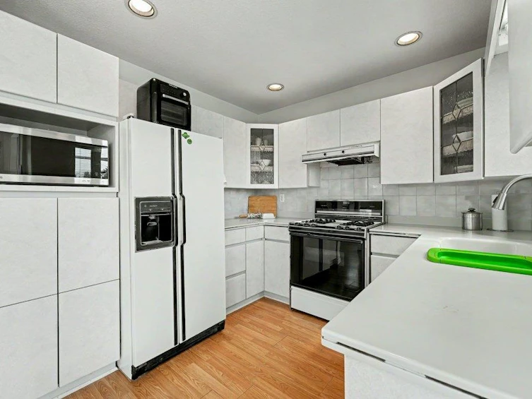 3630 Cambridge Street, Vancouver, BC, V5K 1M6 - 6