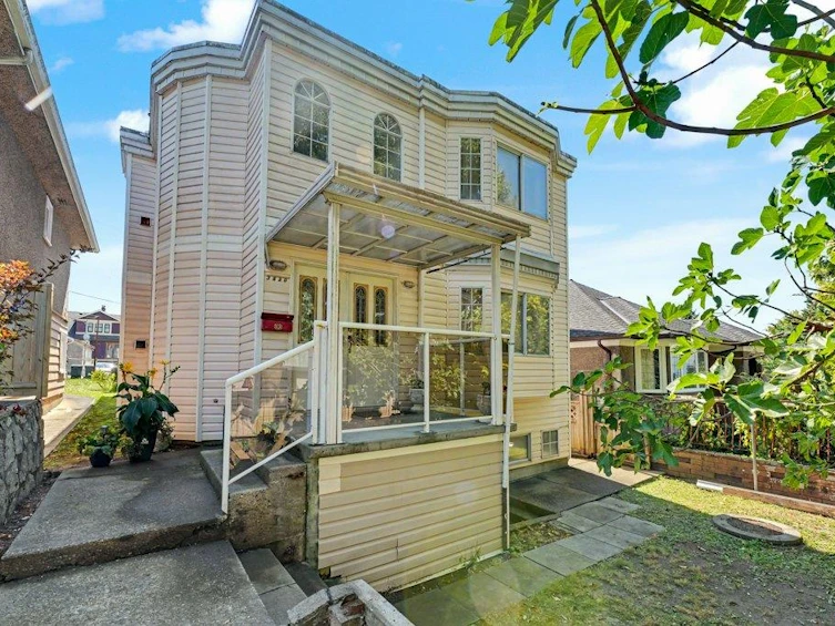 3630 Cambridge Street, Vancouver, BC, V5K 1M6