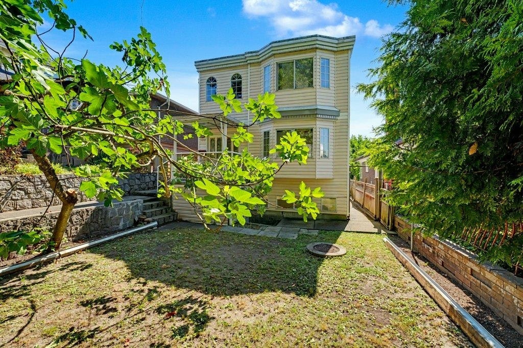 3630 Cambridge Street, Vancouver, BC, V5K 1M6 - 32