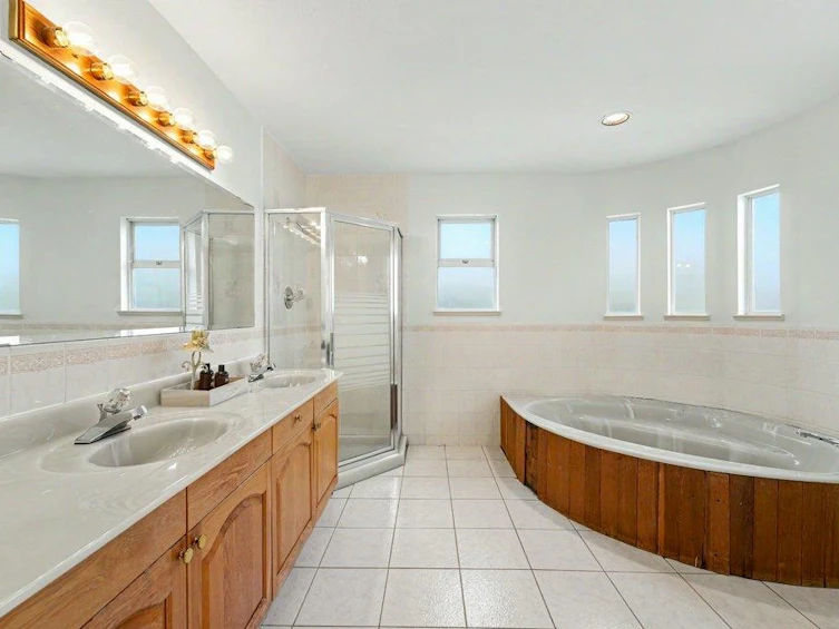 3630 Cambridge Street, Vancouver, BC, V5K 1M6 - 16