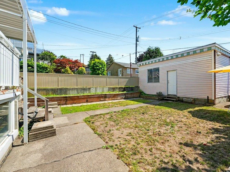 3630 Cambridge Street, Vancouver, BC, V5K 1M6 - 31