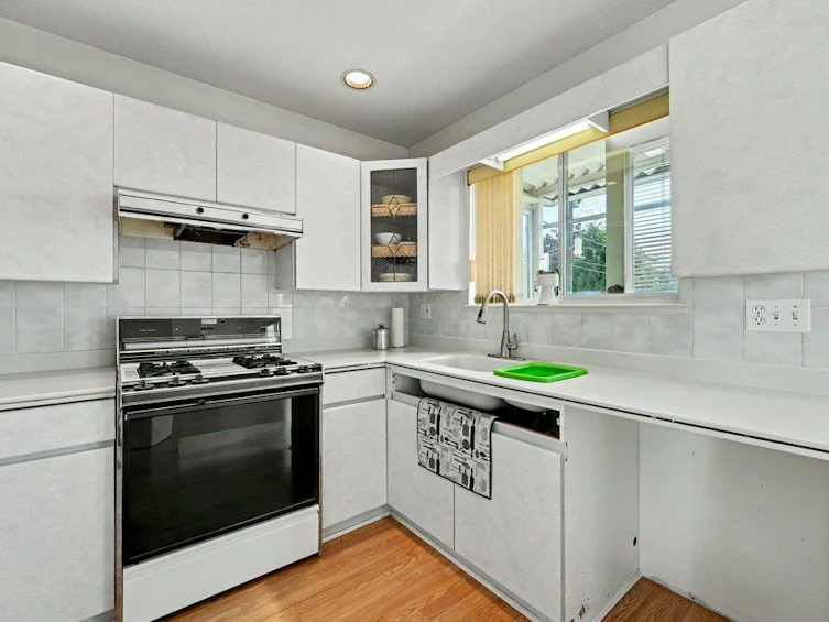3630 Cambridge Street, Vancouver, BC, V5K 1M6 - 7